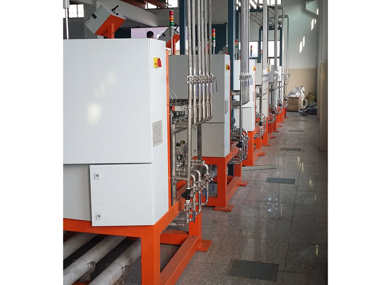 Molding vulcanization station