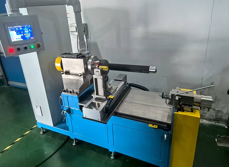 Air expansion shaft cutting machine