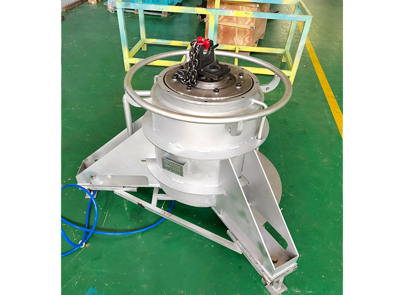 Large molds for compression molding